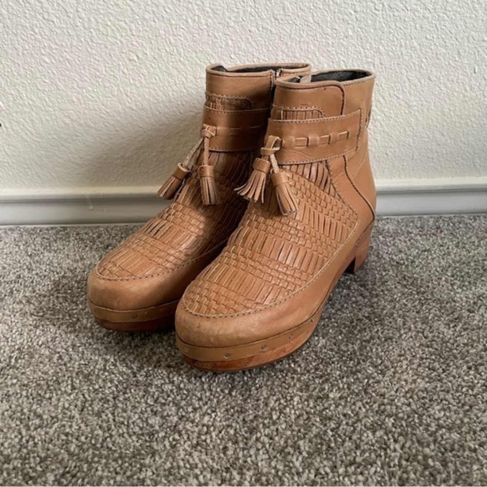 Miista Ankle Boots Women’s 8.5/ EU 39 Tan Woven Leather Low Platform Wooden Heel